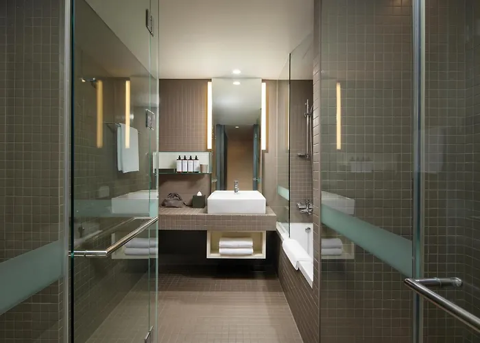 Shilla Seocho Gangnam Station 4*