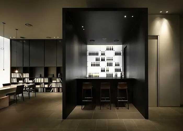 Shilla Seocho Gangnam Station 4*